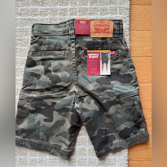 NEW WITH TAGS BOYS LEVI SHORTS SIZE 6 - Picture 1 of 2